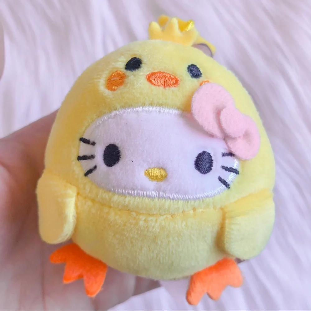 Hello Kitty little chicken keychain, brand new - Picture 2 of 2